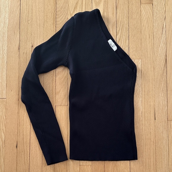DISSH navy ribbed one-sleeved top medium - Picture 3 of 10